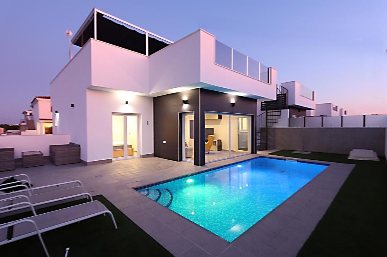New Villa With Rooftop Terrace And Pool Daya Nueva Exterior photo